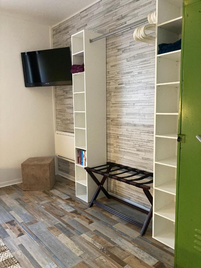 Living At Saarpartments -Adultsonly- 2 Bedrooms, Kitchen - Business & Holiday Apartments For Long- And Short Term Stay, 3 Min To Train Station, Secure E-Bike Parking! Saarbrücken Kültér fotó