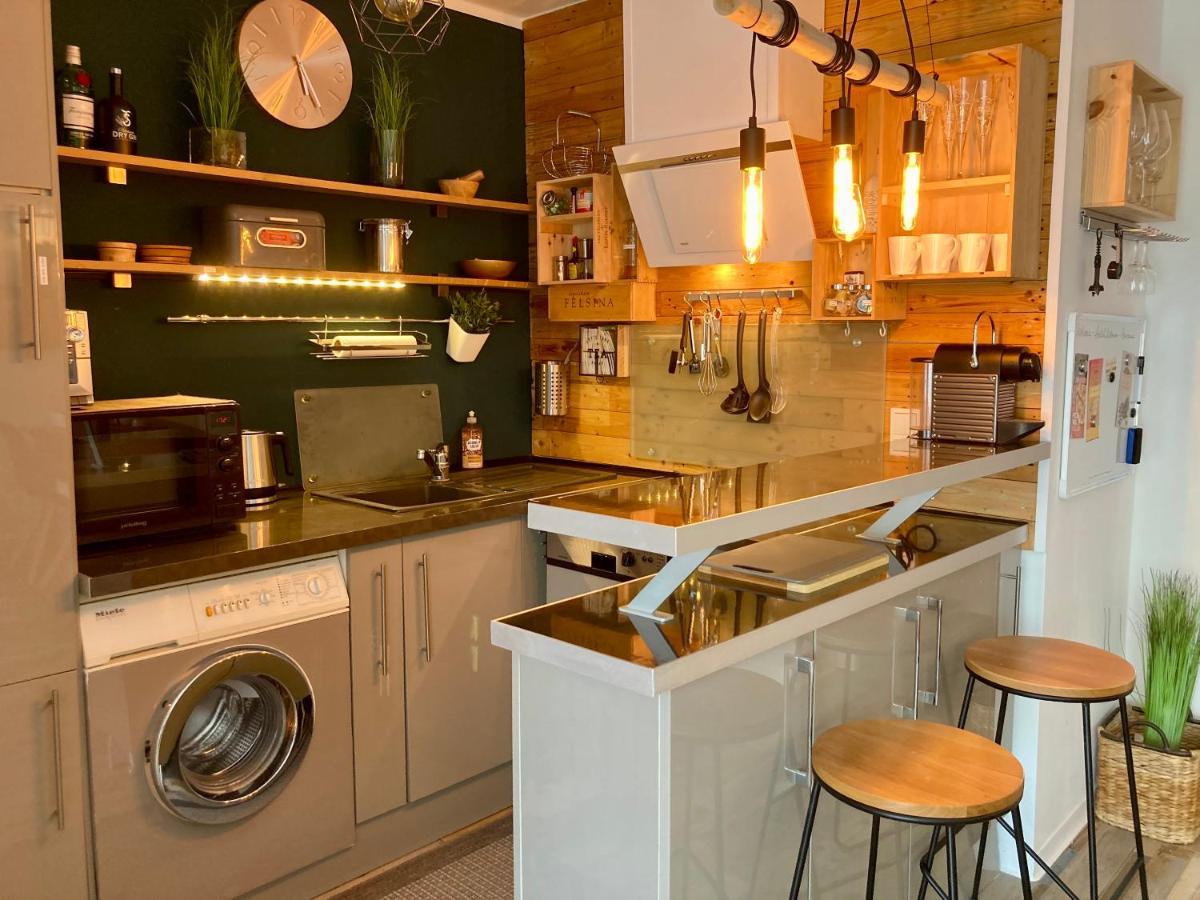 Living At Saarpartments -Adultsonly- 2 Bedrooms, Kitchen - Business & Holiday Apartments For Long- And Short Term Stay, 3 Min To Train Station, Secure E-Bike Parking! Saarbrücken Kültér fotó