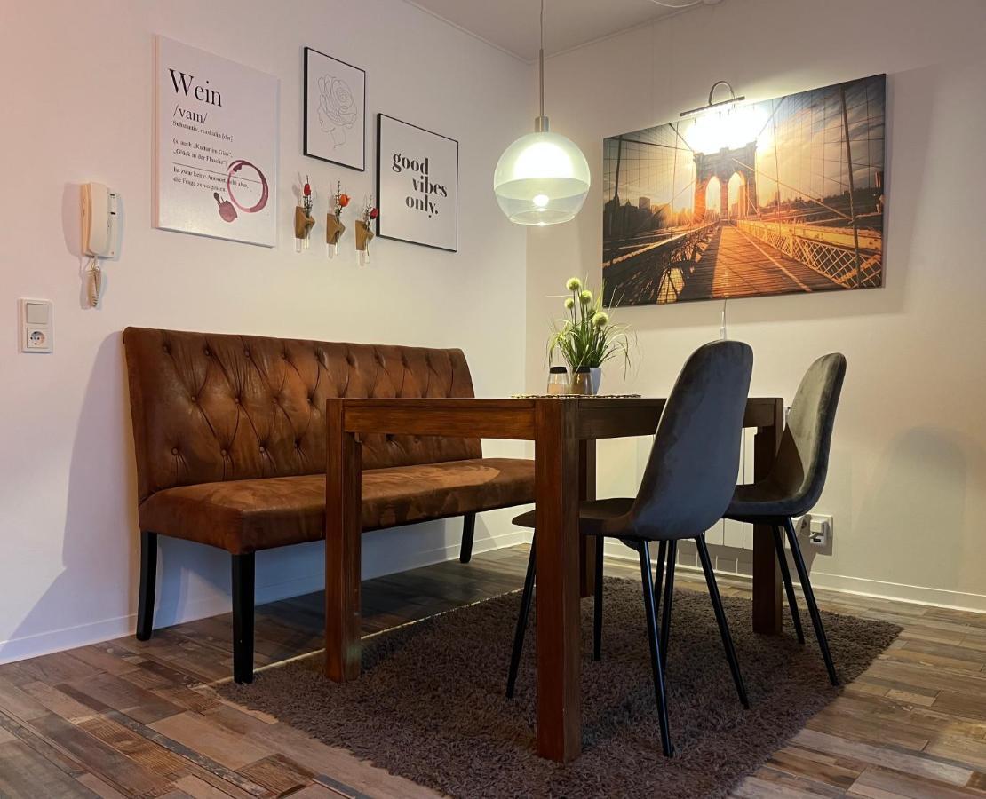 Living At Saarpartments -Adultsonly- 2 Bedrooms, Kitchen - Business & Holiday Apartments For Long- And Short Term Stay, 3 Min To Train Station, Secure E-Bike Parking! Saarbrücken Kültér fotó