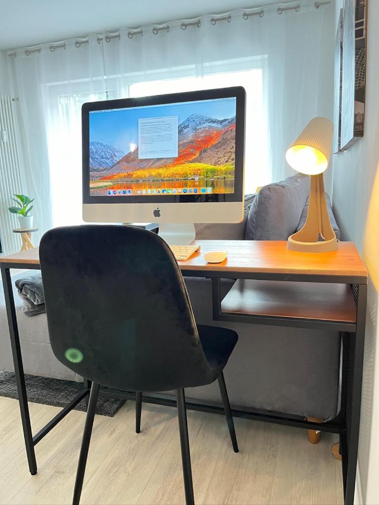 Living At Saarpartments -Adultsonly- 2 Bedrooms, Kitchen - Business & Holiday Apartments For Long- And Short Term Stay, 3 Min To Train Station, Secure E-Bike Parking! Saarbrücken Kültér fotó
