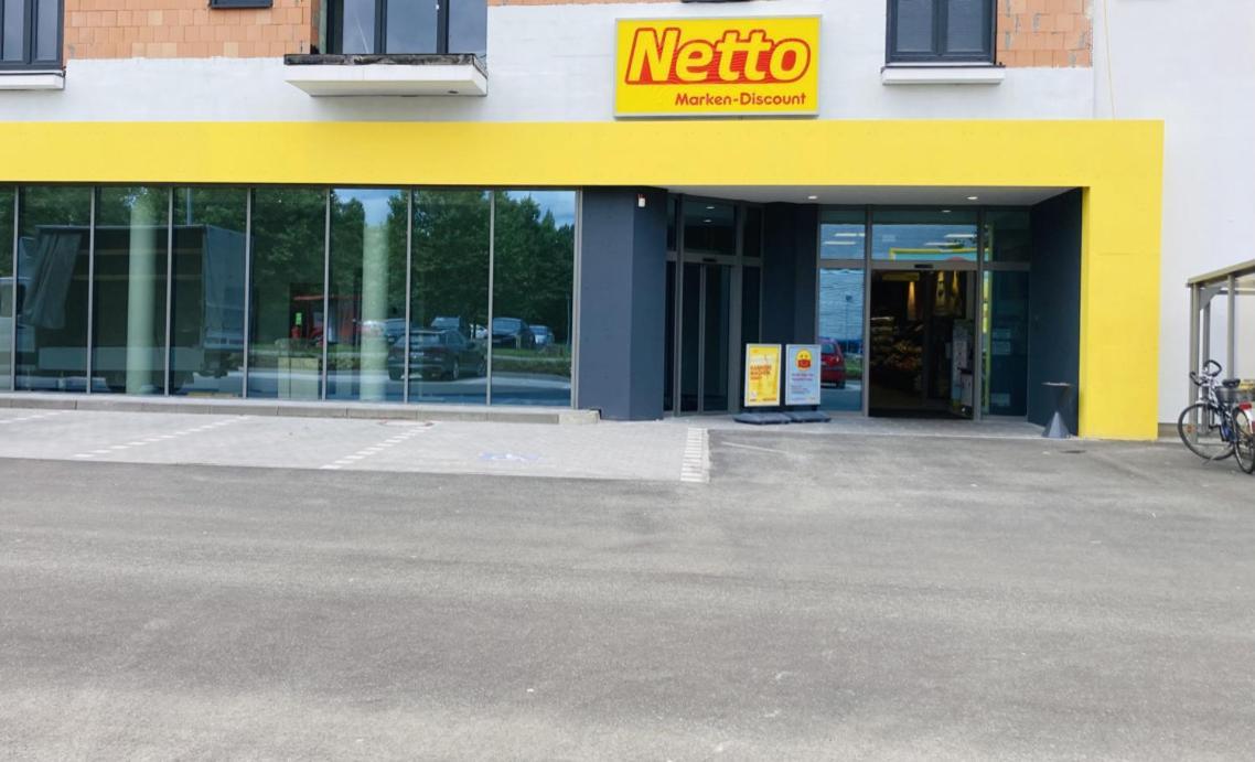 Living At Saarpartments -Adultsonly- 2 Bedrooms, Kitchen - Business & Holiday Apartments For Long- And Short Term Stay, 3 Min To Train Station, Secure E-Bike Parking! Saarbrücken Kültér fotó