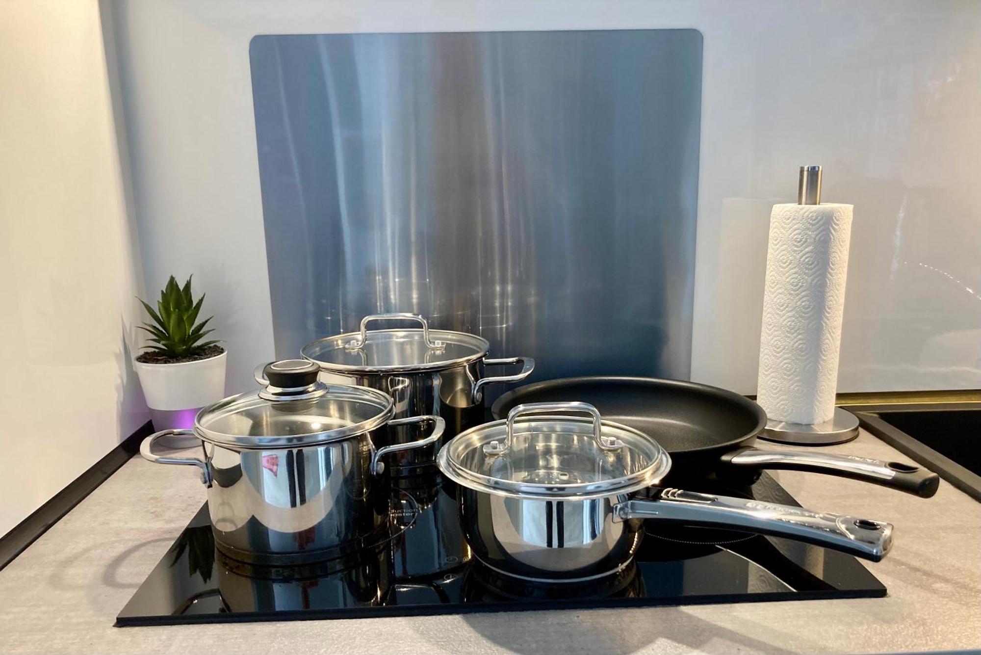 Living At Saarpartments -Adultsonly- 2 Bedrooms, Kitchen - Business & Holiday Apartments For Long- And Short Term Stay, 3 Min To Train Station, Secure E-Bike Parking! Saarbrücken Kültér fotó